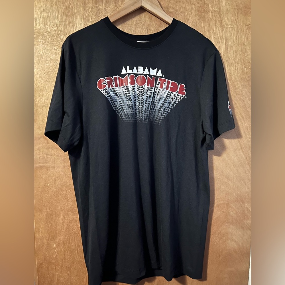 Alabama Crimson tide Nike T-shirt. Size Medium